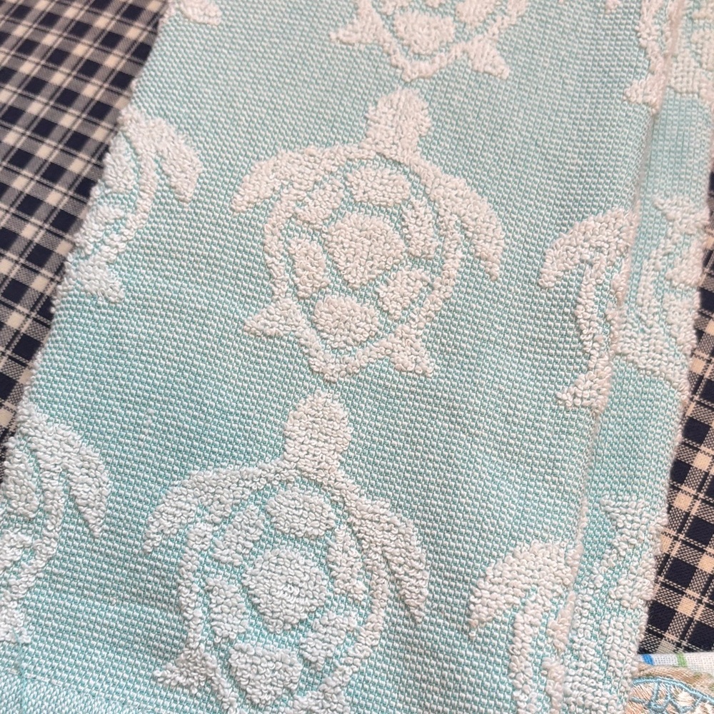Sea Turtle kitchen towels and pot holder set - Blue and Green - Picture 4 of 5